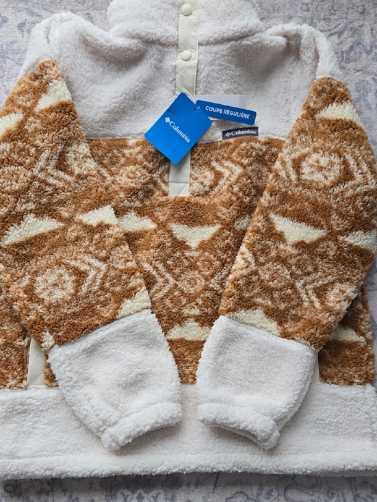 Columbia Sweaters - Columbia Sherpa Pullover in Cream & Tan Geometric Print